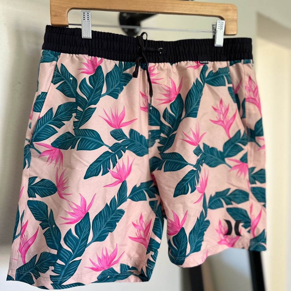 Hurley Men's Hanoi Volley  20" Boardshorts Crimson Tint Men's Multi Size Medium